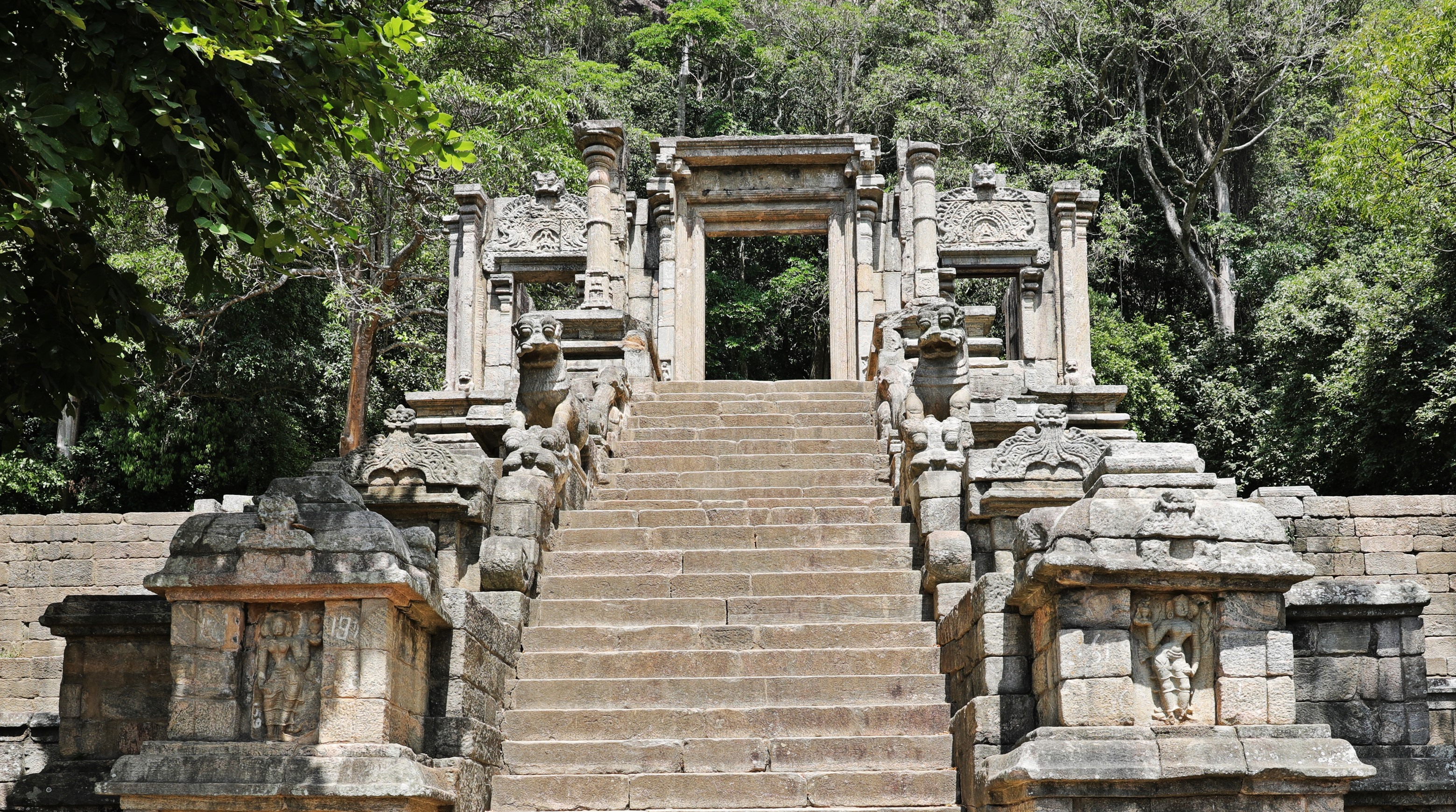 Elaborate staircase, Yapahuwa